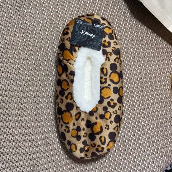 Disney | Shoes | Disney Fuzzy Babba Slipper Socks | Poshmark